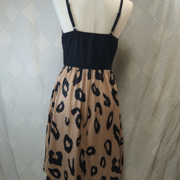 Black & Leopard Print Dress With Pockets and Adjustable Straps size Medium - Picture 6 of 10